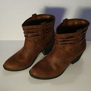 Size 9 Brown Heeled Boots